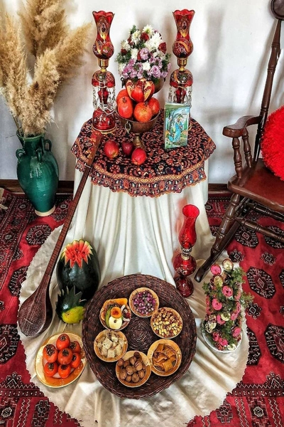 تزیین سفره شب یلدا لاکچری عروس؛ روایت شکوه، اصالت و سلیقه ایرانی تزیین سفره شب یلدا لاکچری عروس