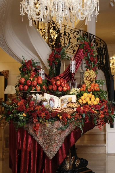 تزیین سفره شب یلدا لاکچری عروس؛ روایت شکوه، اصالت و سلیقه ایرانی تزیین سفره شب یلدا لاکچری عروس